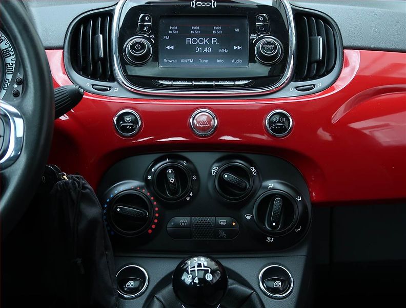 Fiat 500 (2015) 1.2, Park. senzory - fotka 12 z 16