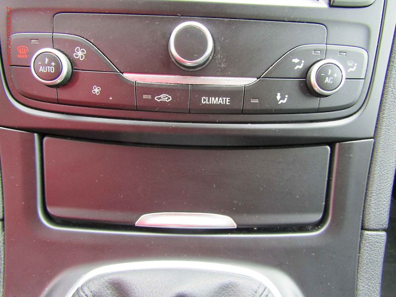 Ford S-MAX (2013) 2.0 TDCi, AC, výhřev sed. - fotka 14 z 19