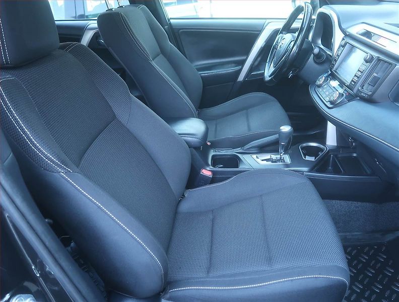 Toyota RAV4 (2018) Active 2.5 Hybrid, Automat - fotka 9 z 17