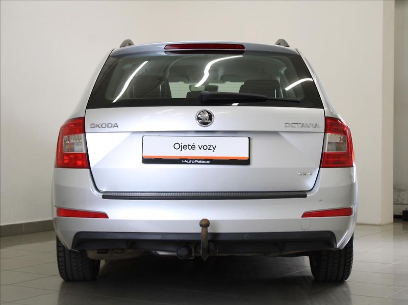 Škoda Octavia 2,0 TDi 135kW DSG 4x4 DPH ČR - fotka 4 z 23