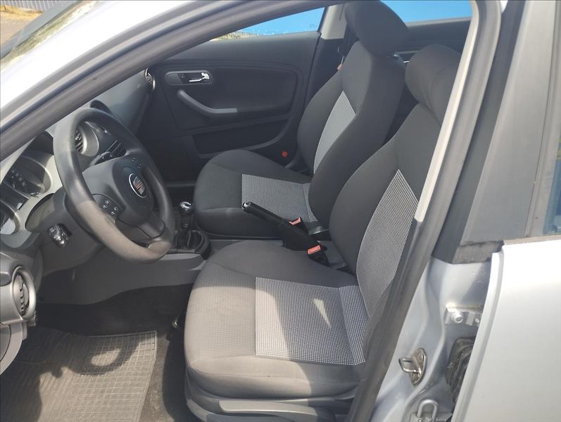 Seat Cordoba 1,4 63KW - fotka 7 z 15