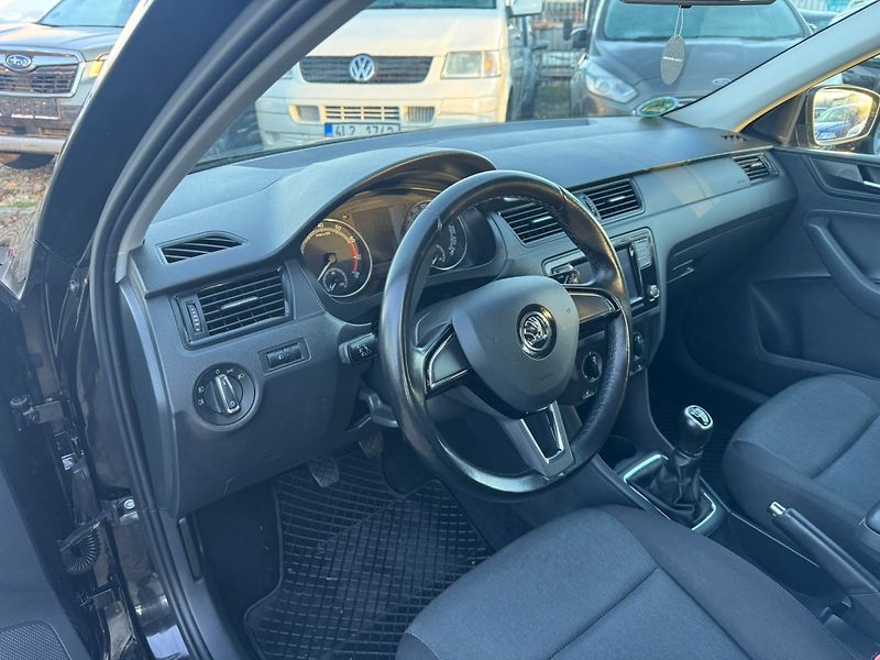 Škoda Rapid (2018) 1,0 TSI 70 KW NOVÉ BRZDY STK - fotka 17 z 42