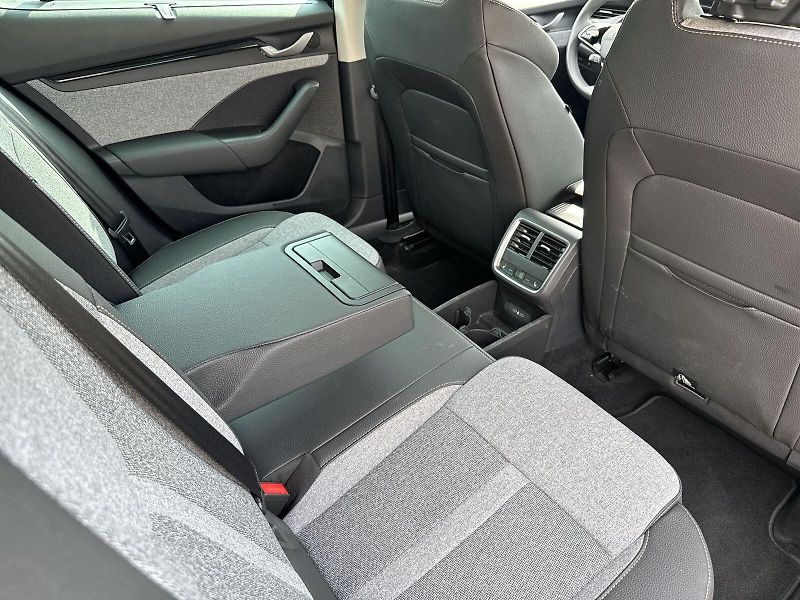 Škoda Octavia (2025) 2.0 TDI DSG Top Selection - fotka 9 z 34