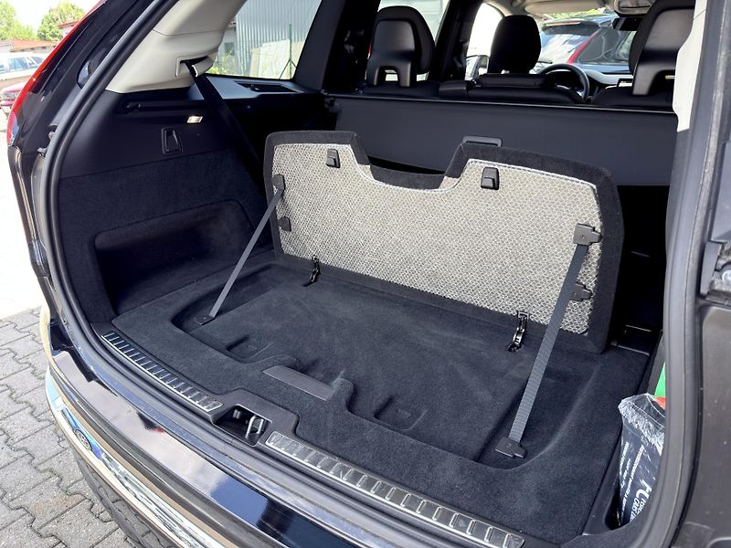 Volvo XC90 B5 AWD PLUS BRIGHT // 7M +kola - fotka 18 z 52