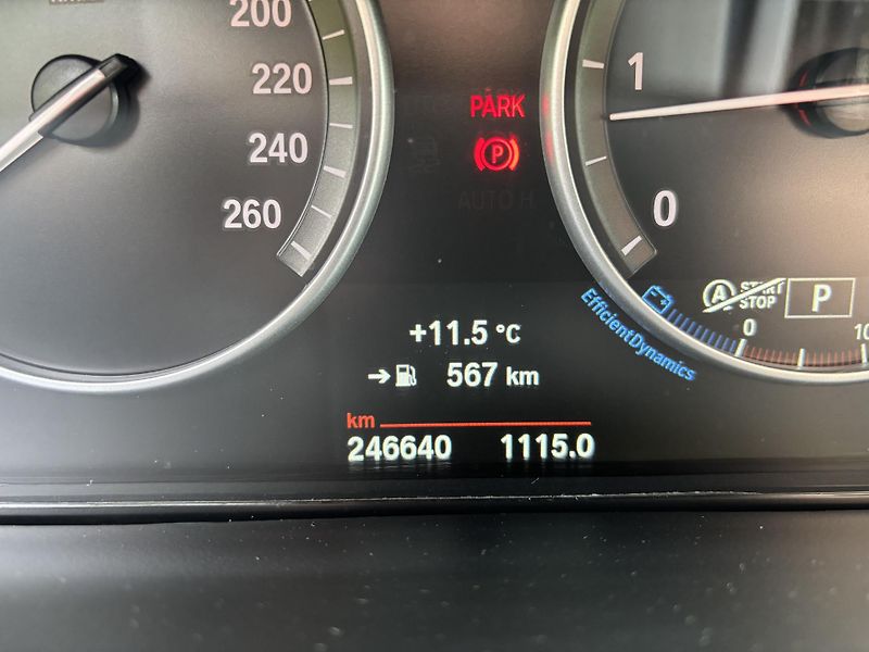BMW X5 M PAKET X-DRIVE 40D - 230 kW - fotka 17 z 30