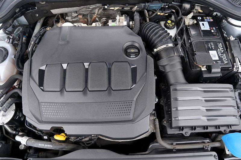 Škoda Octavia kombi IV  2.0 TDI/120 PS/navi - fotka 10 z 48