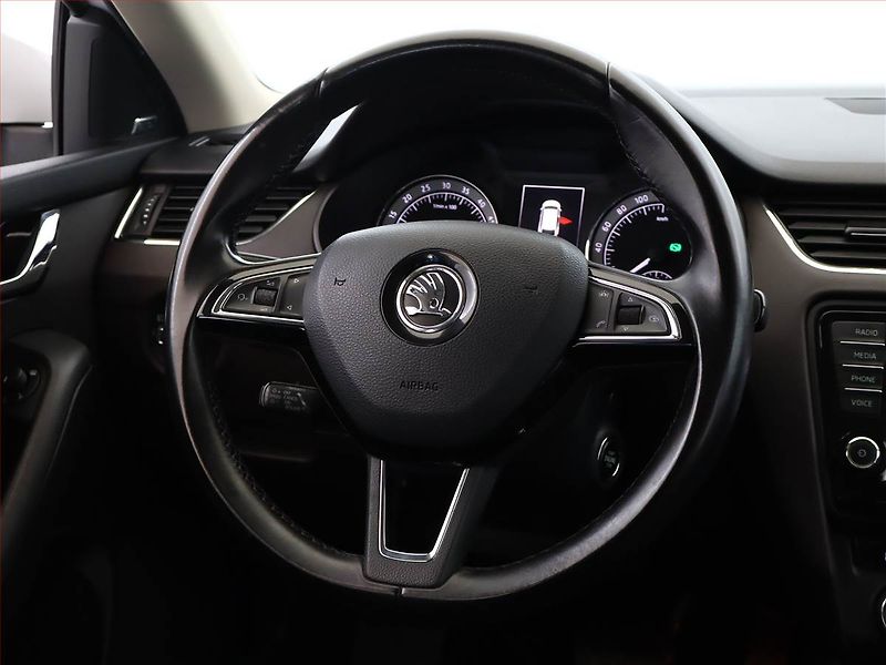 Škoda Octavia (2015) Laurin&Klement 2.0 TDI, 4X4 - fotka 14 z 21
