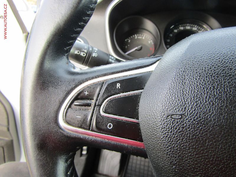 Renault Mégane (2019) 1.3 i, ČR, AC, temp - fotka 14 z 15