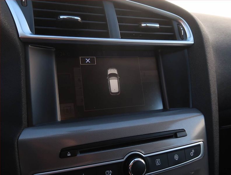 Citroën C4 (2017) 1.6 BlueHDi, Navi, Tempomat - fotka 18 z 20