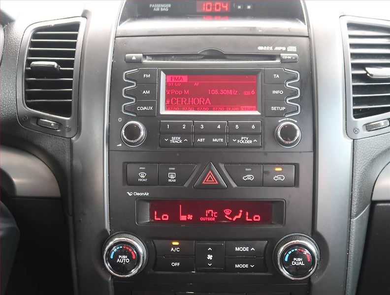 Kia Sorento (2011) 2.2 CRDi, 4X4, Serv.kniha - fotka 12 z 18