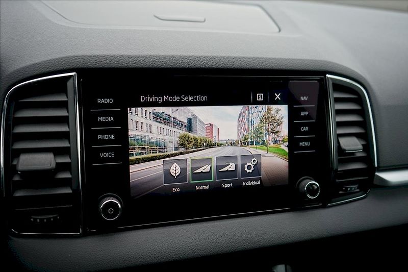 Škoda Karoq (2019) TSI 110 kW Style DSG - Webasto - fotka 17 z 26