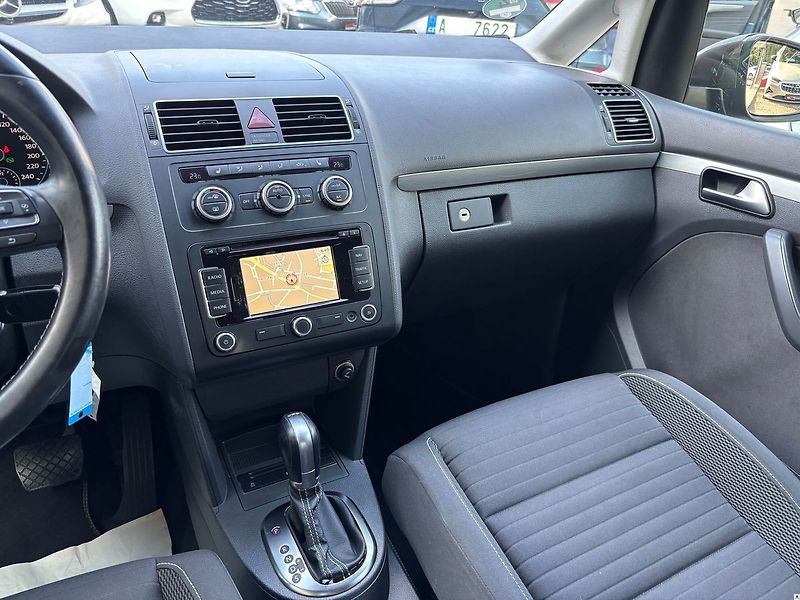 Volkswagen Touran 1.4TSI-103KW.DSG.7MÍST.ZÁRUKA - fotka 19 z 51