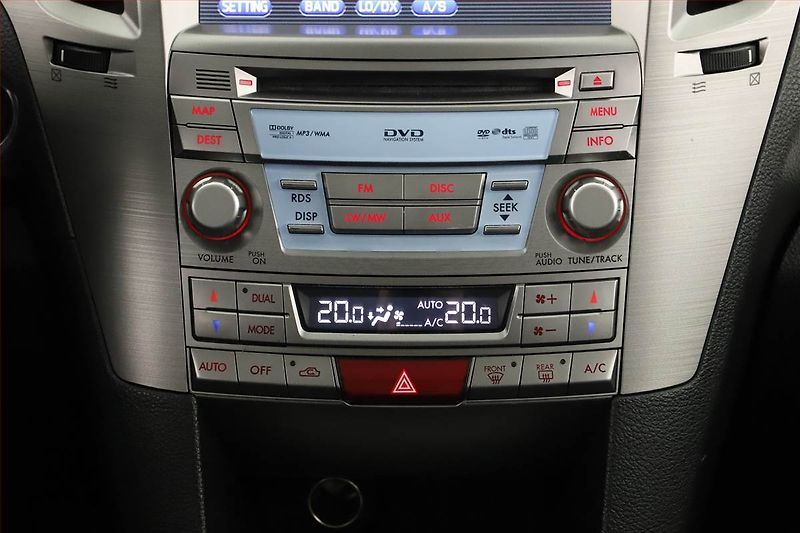 Subaru Outback (2013) 2.0 D, 4X4, Navi, Xenony - fotka 16 z 20