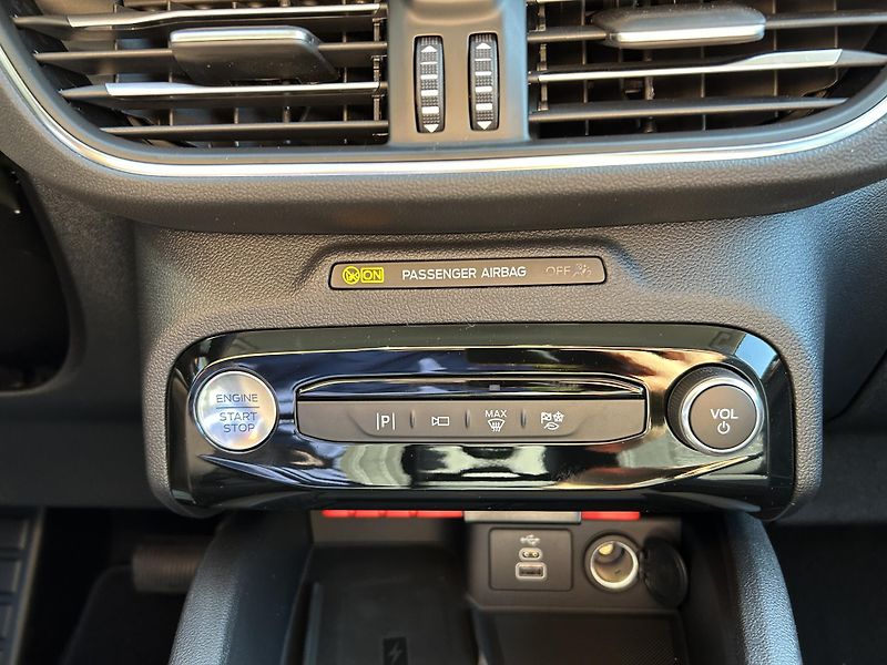 Ford Kuga Top Edition 2.5 HEV 132 kW - fotka 34 z 37