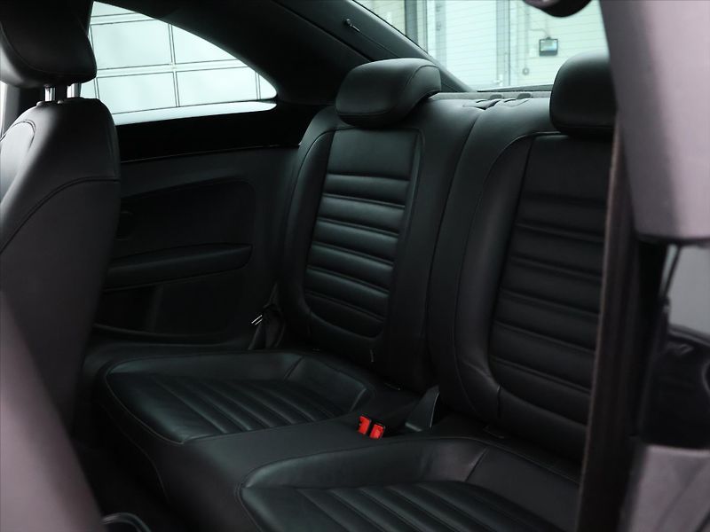 Volkswagen Beetle 2,0 TSI 147kW Sport - fotka 12 z 26