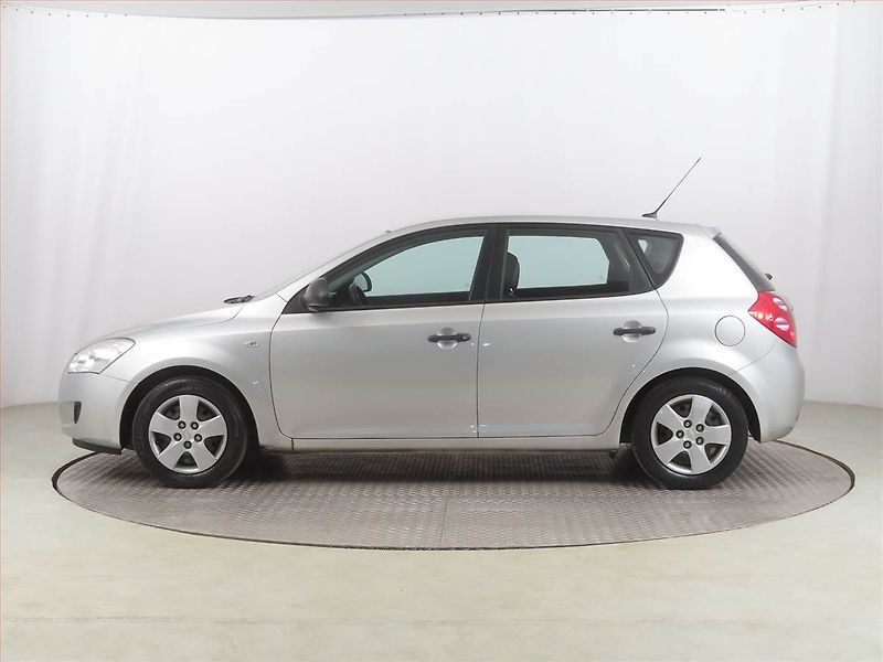 Kia Ceed (2008) 1.4 CVVT, po STK - fotka 3 z 15
