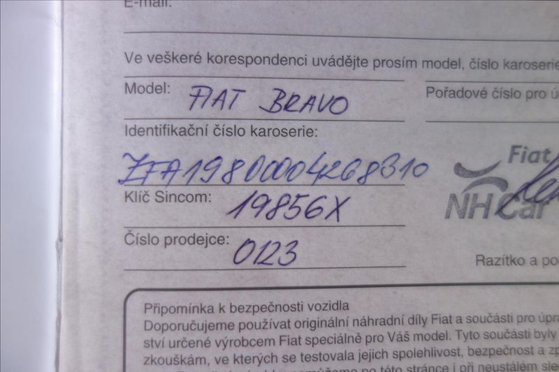 Fiat Bravo 1,6 JTD,ČR,SERVIS.KN.,EMOTION. - fotka 33 z 35