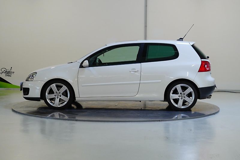 Volkswagen Golf - fotka 3 z 27