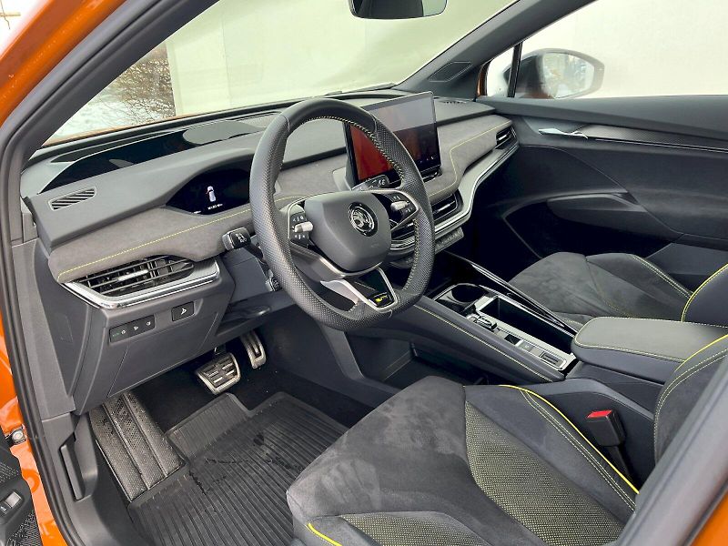 Škoda Enyaq (2024) 82 kWh RS 4x4 - fotka 10 z 30