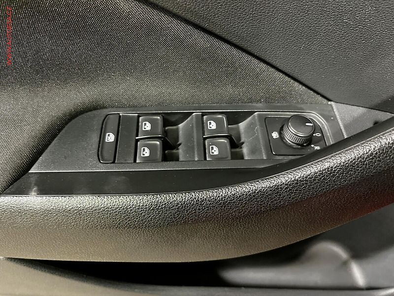 Škoda Scala (2020) 1.6 TDi, Ambiente, DSG - fotka 12 z 15