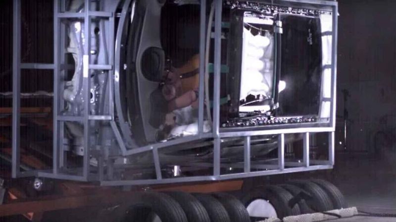 Airbag pro zadní cestující v Mercedesu třídy S