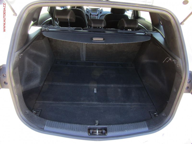 Hyundai i30 (2016) 1.6GDi, ČR, AC - fotka 7 z 22