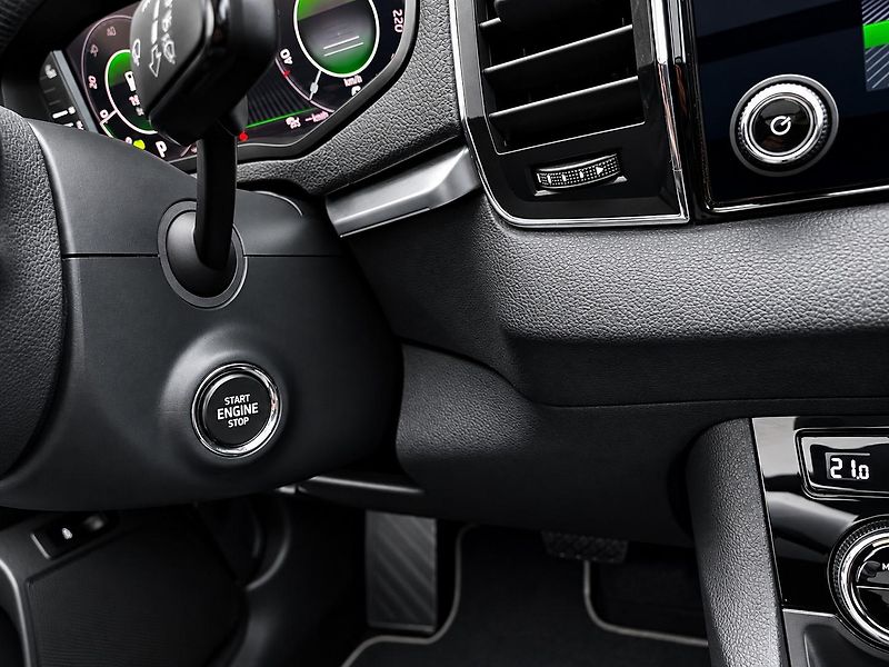 Škoda Karoq (2020) 1.5 TSI 110 kW DSG STYLE - fotka 33 z 41