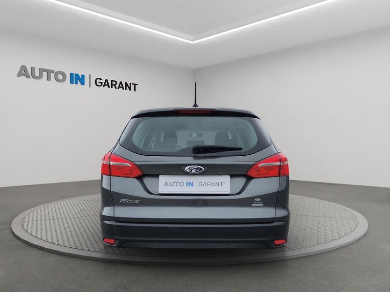 Ford Focus (2017) TREND 1.0 92 kW, ČR, Winter Sa - fotka 11 z 19