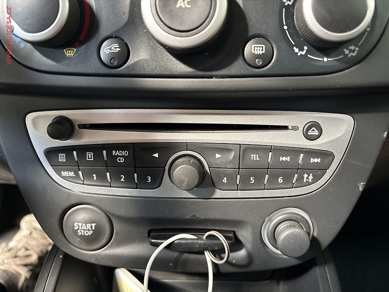 Renault Mégane (2009) 1.6i, ČR, AC - fotka 13 z 14