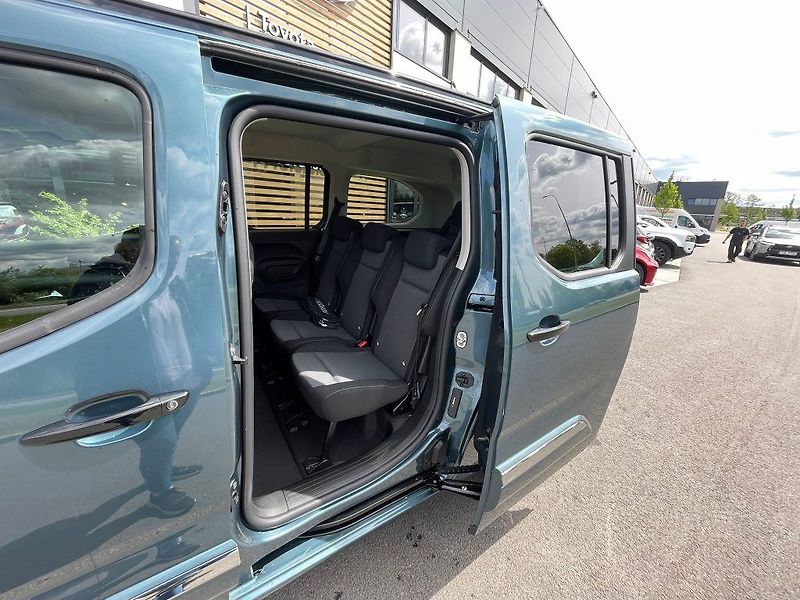Toyota ProAce City Verso 1.5 D-4D A/T VIP 7S - fotka 21 z 29