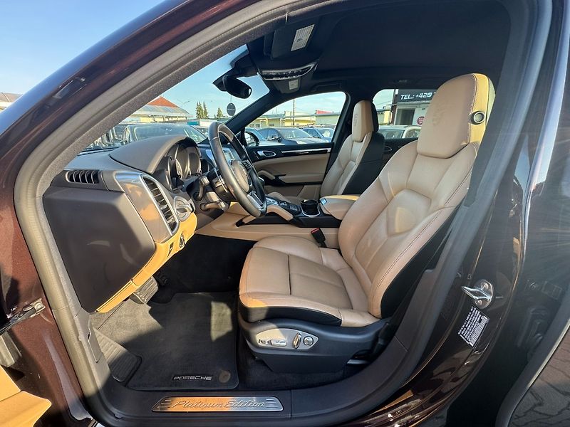 Porsche Cayenne (2017) PLATINUM 4X4 3,6i 220 KW DPH - fotka 20 z 50