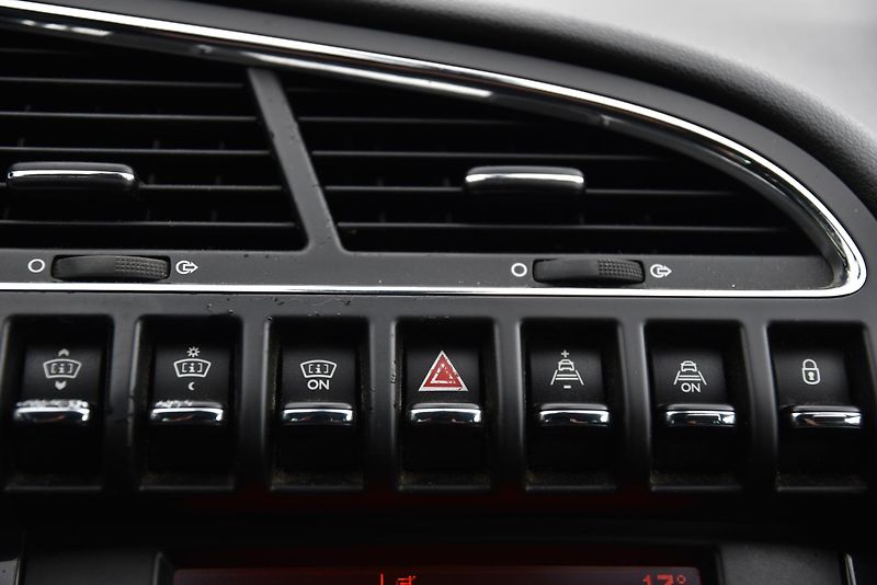 Peugeot 3008 2.0 HDi 6st,DKLIMA,TEMP,TZ,ALU - fotka 15 z 37