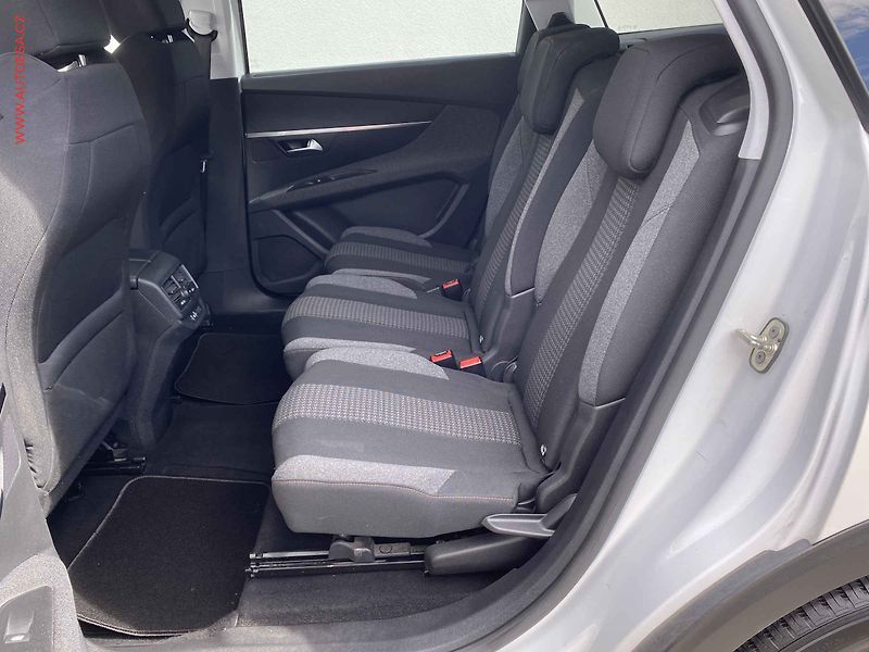 Peugeot 5008 (2019) 1.5 HDi, Active, AT, navi - fotka 10 z 19
