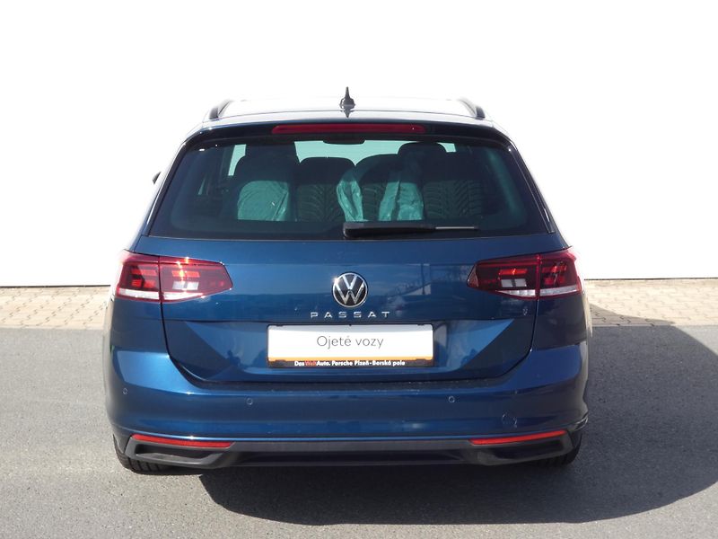 Volkswagen Passat Business Premium 2.0 TDI 110KW - fotka 15 z 30