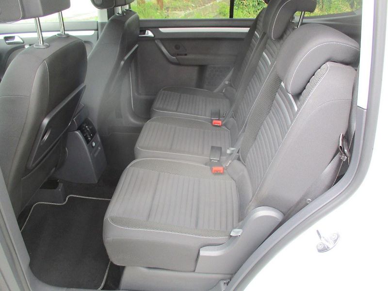 Volkswagen Touran TDI CUP*77KW*TZ*NAVI*VÝHŘEV* - fotka 39 z 50