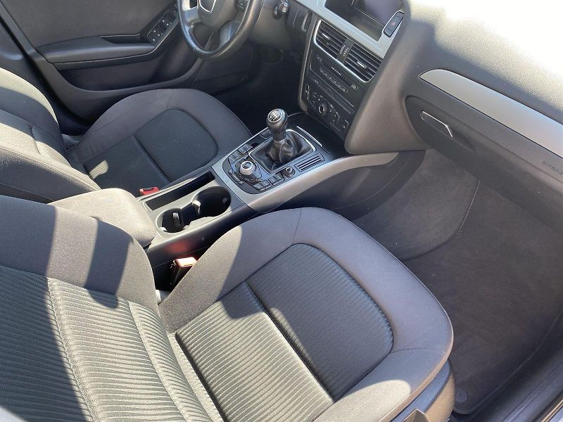 Audi A4 (2008) Avant 2.0 TDI - fotka 8 z 28