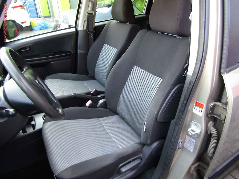 Fiat Sedici (2008) 1.9 JTD, AC - fotka 9 z 17