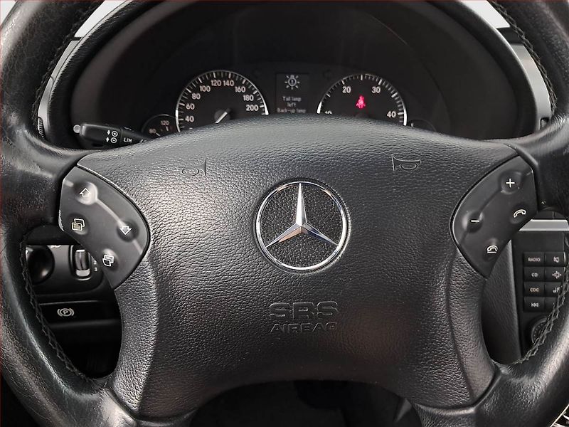 Mercedes-Benz Třídy C (2004) C 220 CDI , Automat - fotka 15 z 17