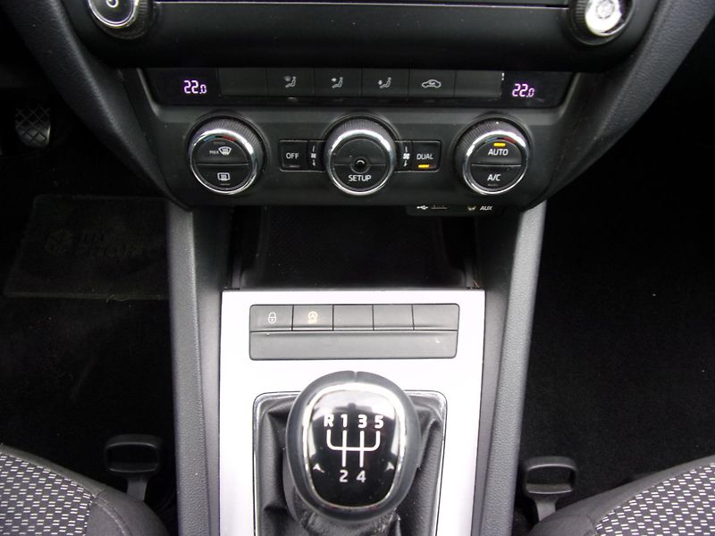 Škoda Octavia (2013) 1.6TDi 77kW DIGIKLIMA SPOTŘEBA - fotka 13 z 19