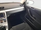 Volkswagen Passat (2008) 1.9 TDI, po STK, Tažné - náhled 8