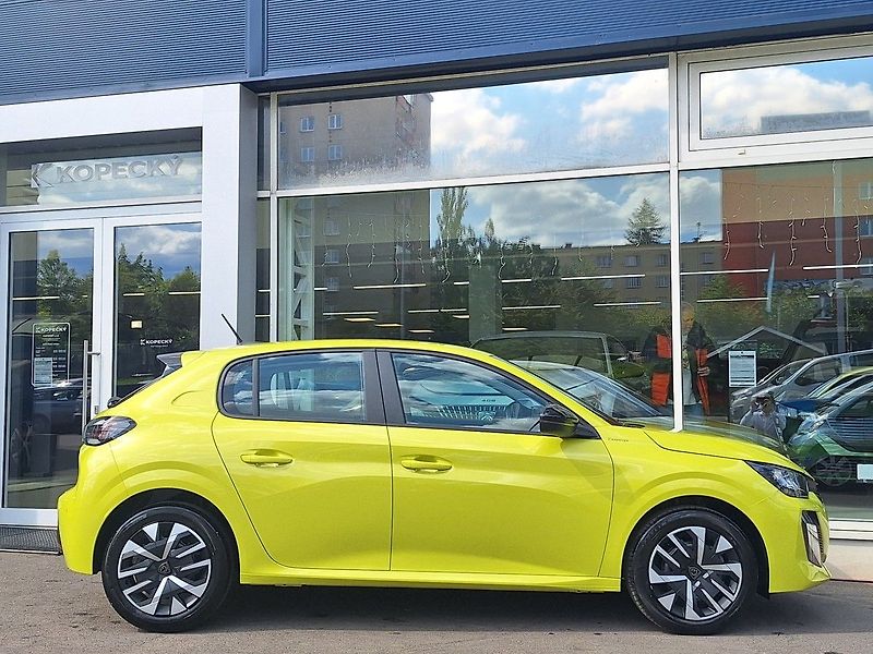 Peugeot 208 (2026) STYLE 1.2 TURBO 100k MAN6 - fotka 8 z 21
