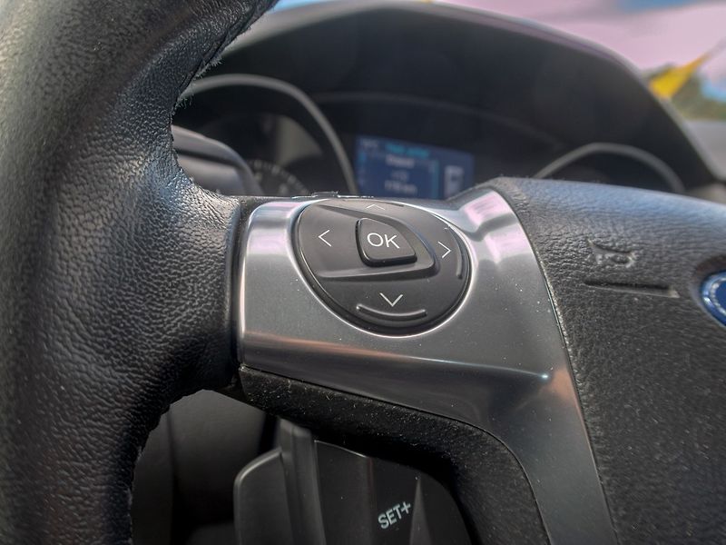 Ford Focus (2012) 1.6i 16V 110KW – VÝBAVA! - fotka 17 z 46