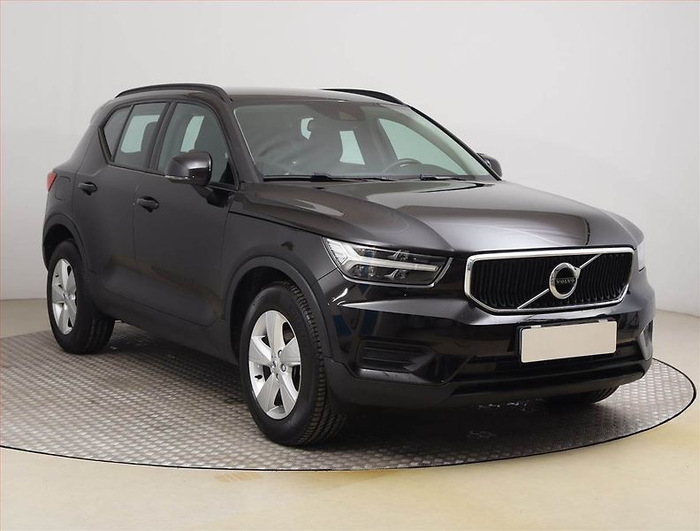 Volvo XC40 (2020) Momentum T2 - fotografie inzerátu
