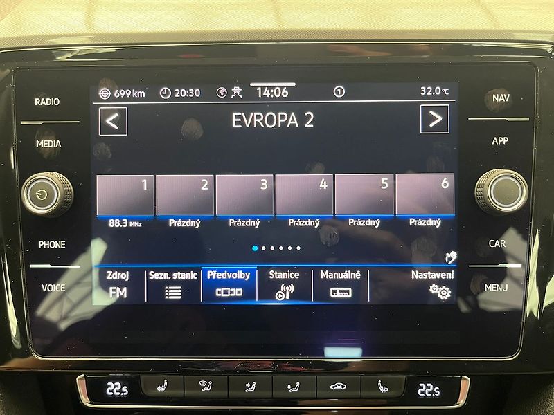 Volkswagen Passat 2.0 TDi LED SVĚTLA, DSG, CEBIA - fotka 51 z 96