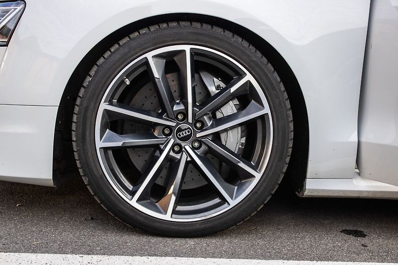 Audi S8 - fotka 9 z 30