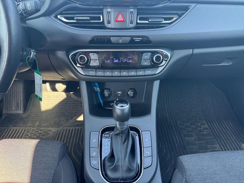 Hyundai i30 (2024) SMART 1.5T-GDI 118kW CZ DPH - fotka 10 z 11