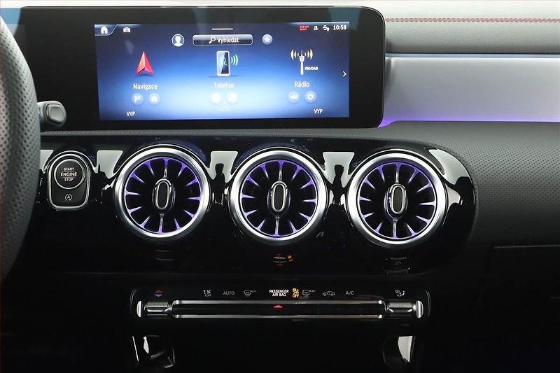 Mercedes-Benz CLA (2025) 180 d, AMG Line - fotka 9 z 24