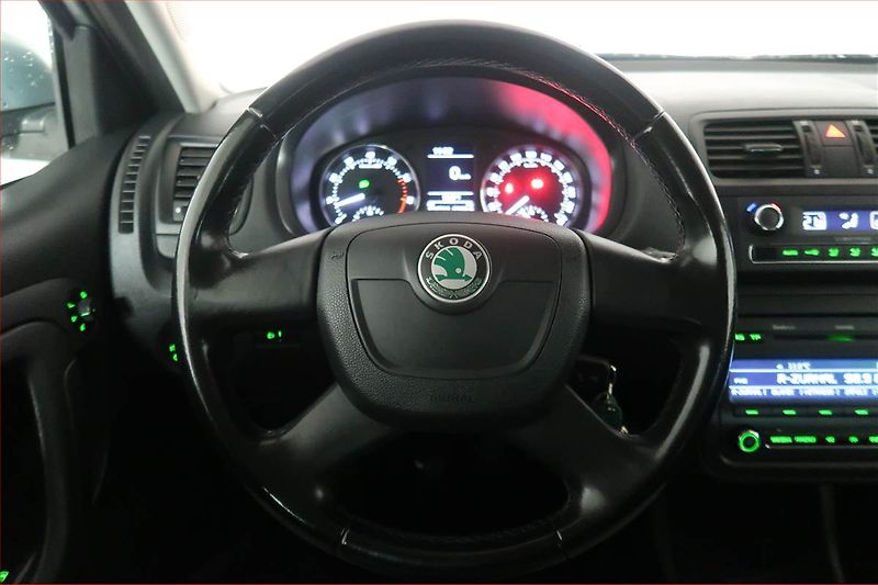 Škoda Fabia (2011) Elegance 1.2 TSI, Tempomat - fotka 15 z 15
