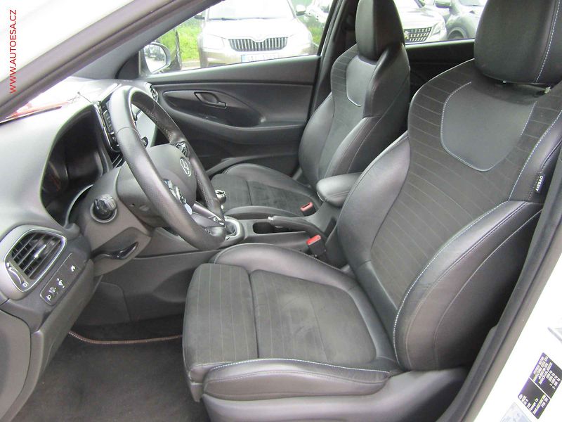 Hyundai i30 (2020) 2.0 i, serviska - fotka 8 z 20