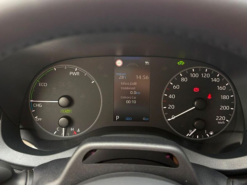 Toyota Yaris 1.5 Comfort business - fotka 9 z 17
